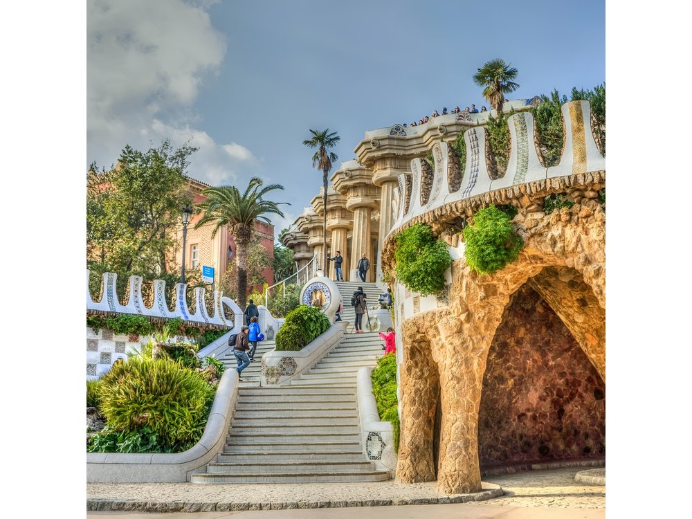 Barcelona: Park Guell Guided Tour with Skip the Line Ticket