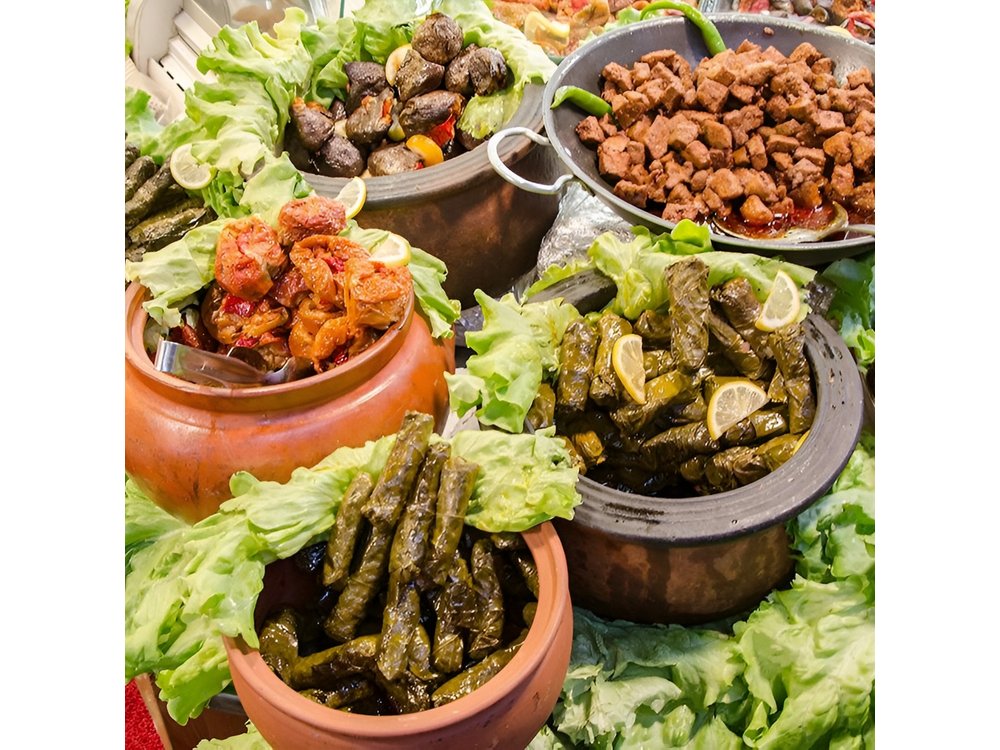 Istanbul Traditional Food Tour with Dinner on Off-Touristy-Path