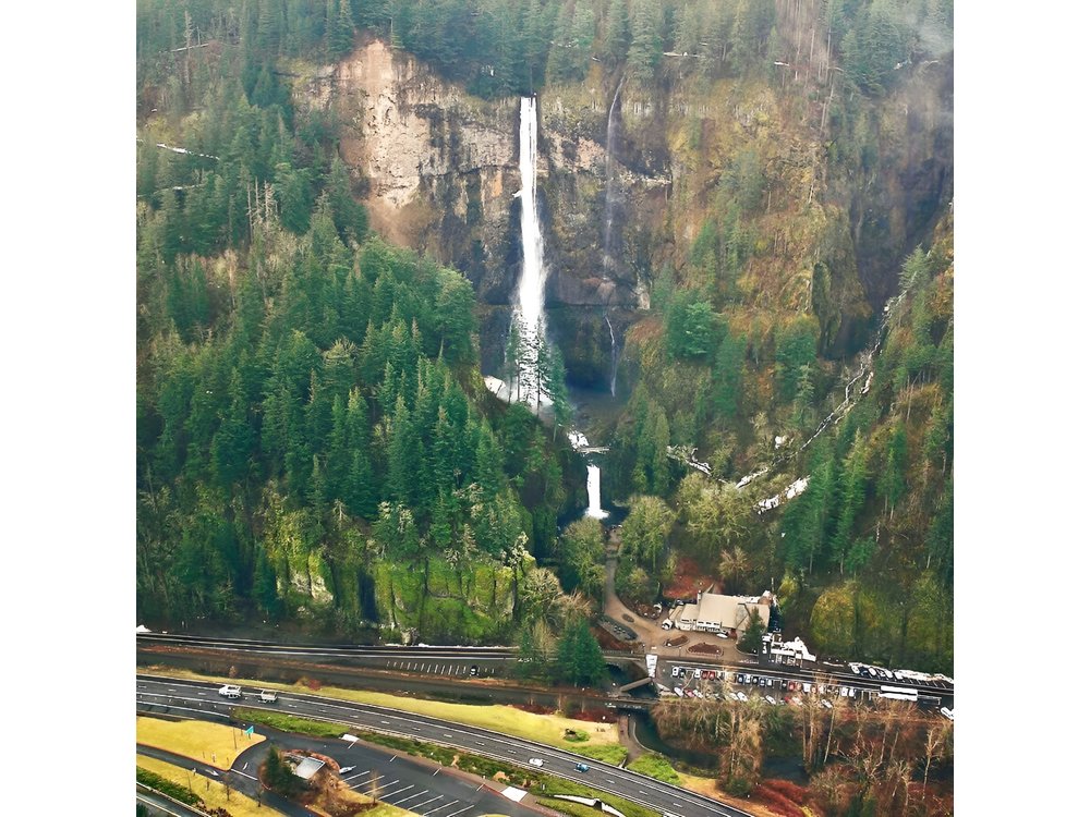 Multnomah Falls and Columbia River Gorge Tour by Envi Adventures