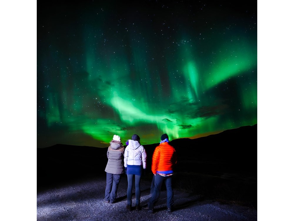 Northern Lights Hunt from Rovaniemi with Folk Tales and Snacks over Campfire