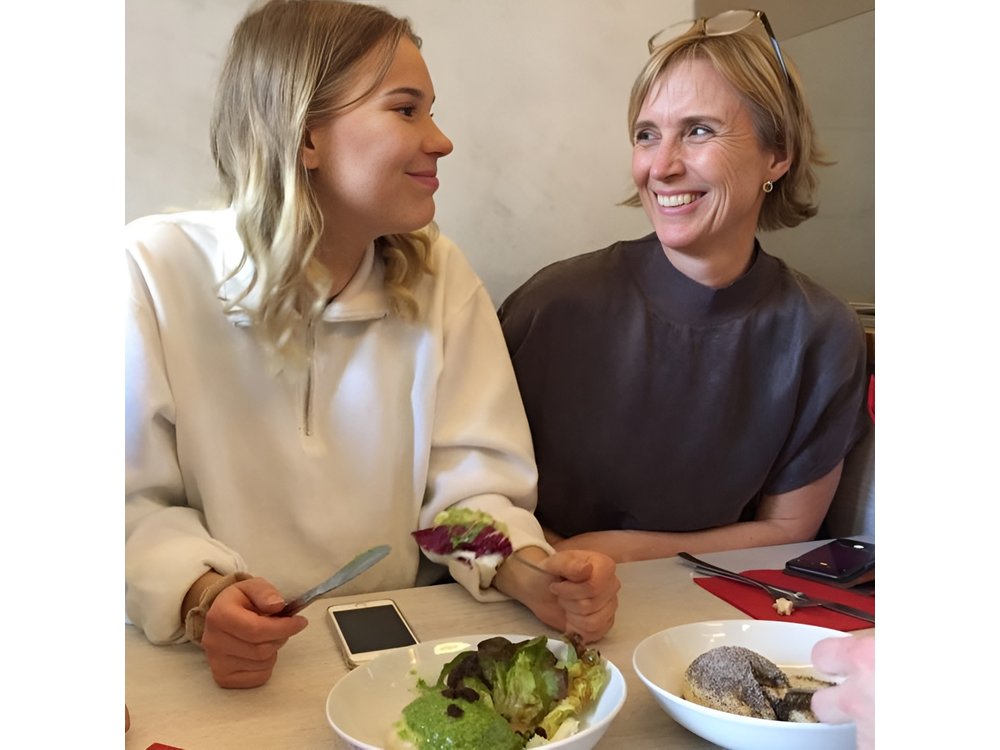 Classic Bites and Culinary Trends Neighborhood Food Tour in Berlin