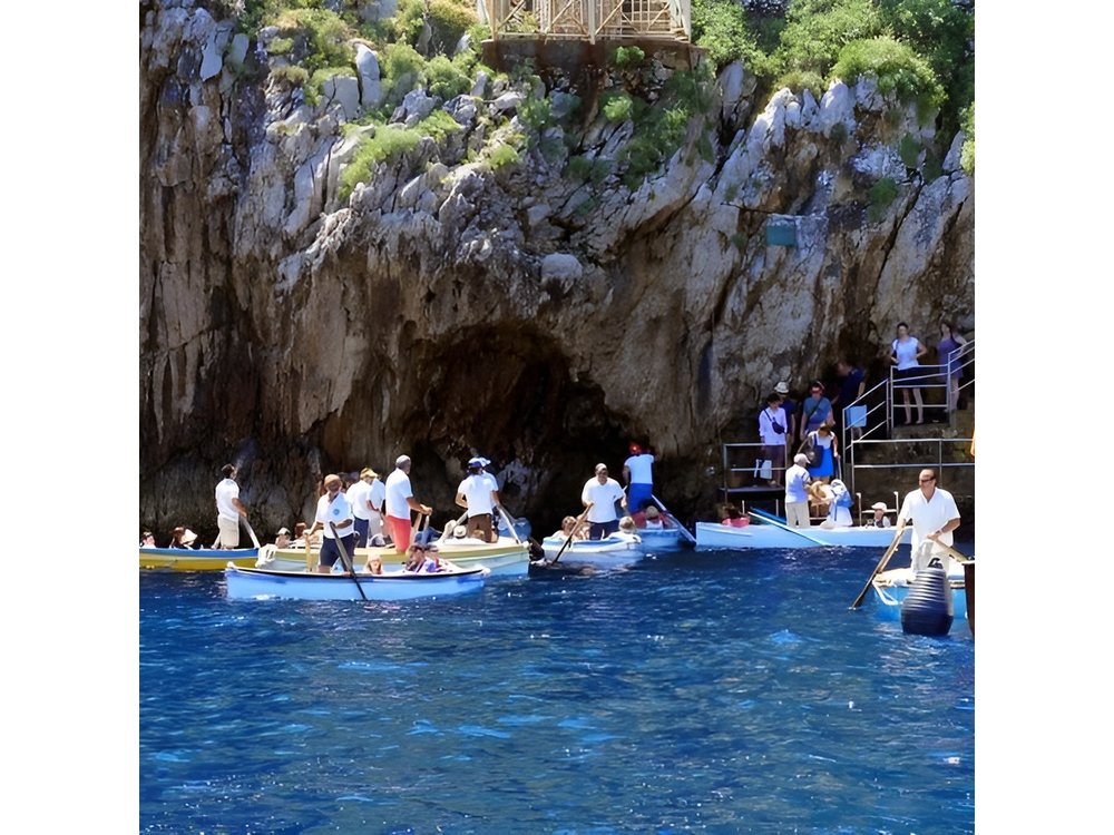 Capri & Blue Grotto Small Group Full-Day Boat Tour from Positano