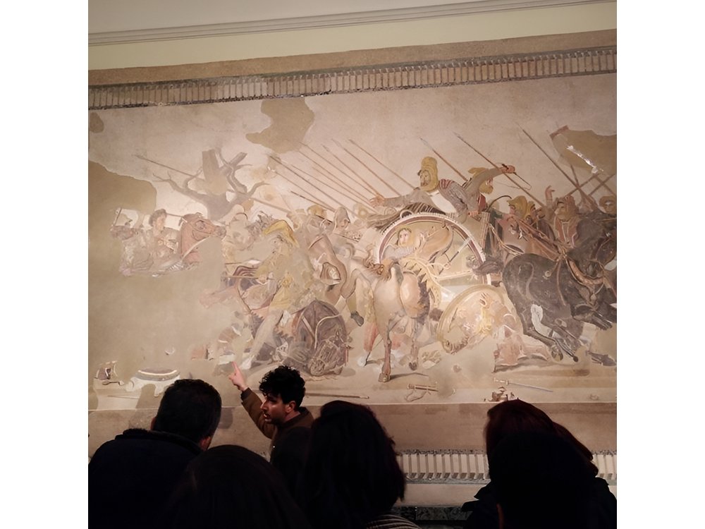 THE WONDERS OF ANTIQUES: The Archaeological Museum of Naples