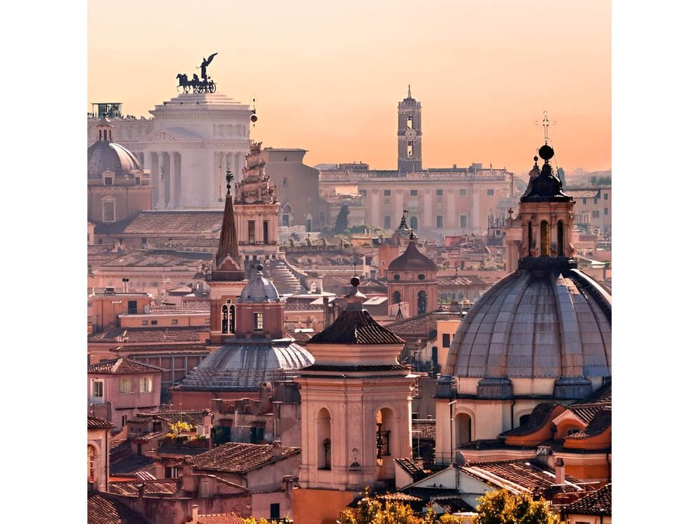 Discover the famous seven hills of Rome with the calessino bee