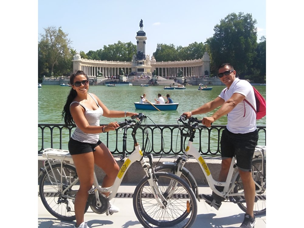Madrid Retiro Park and Literary Quarter by Bike