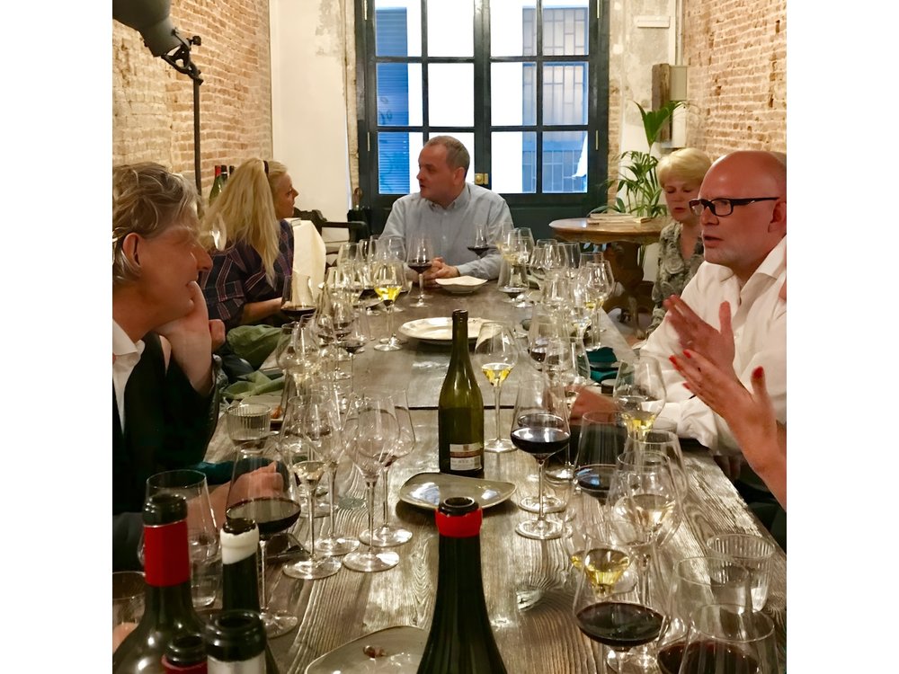 Barcelona Fun Wine Tasting with a Sommelier