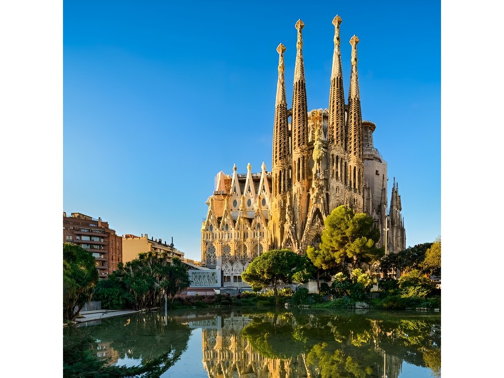 Private and customizable Barcelona Half-Day Tour