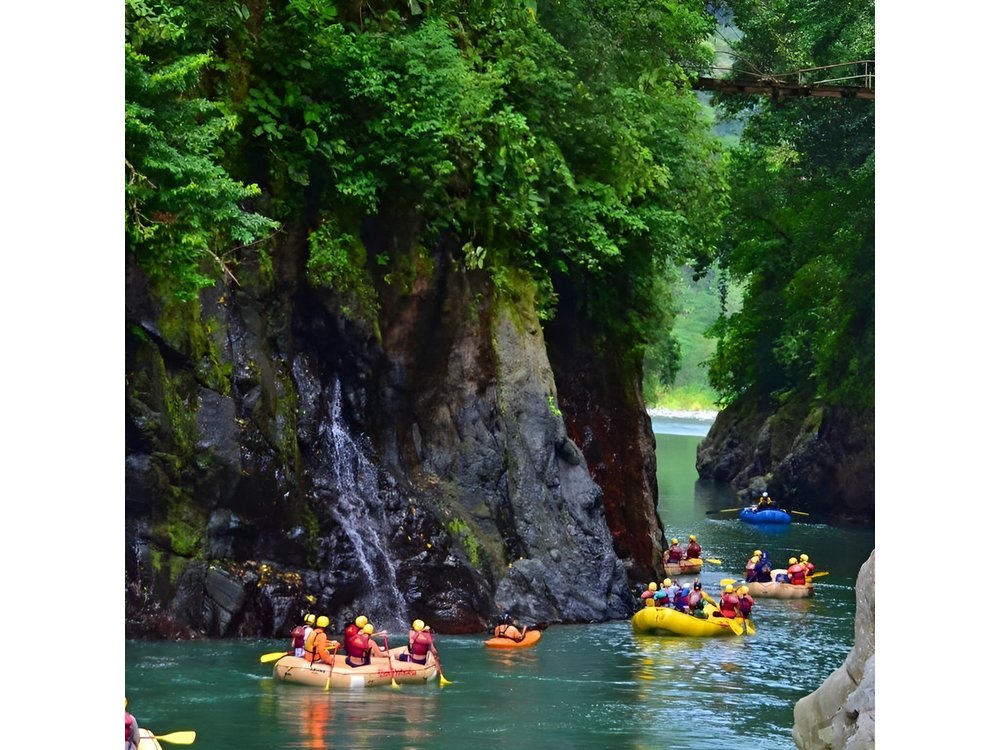 White Water Rafting Pacuare River From San José