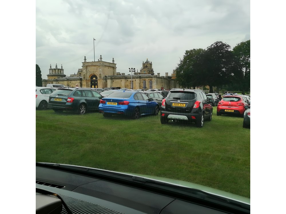 Luxury Private Vehicle Day Hire: From-London Blenheim Palace & Cotswold Villages