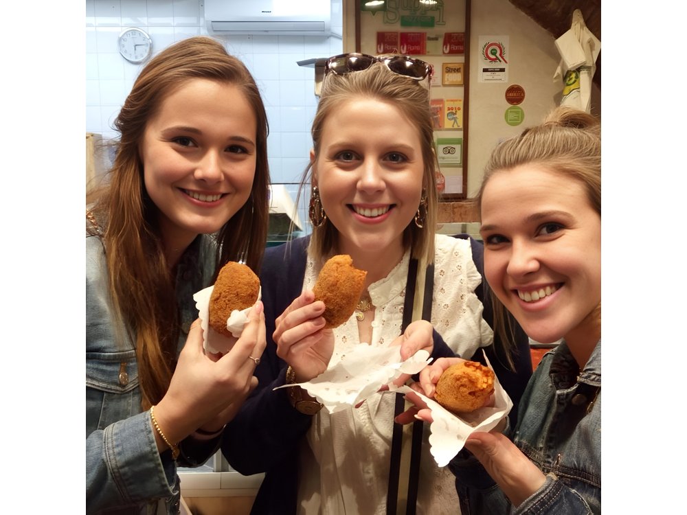 Tasty Trastevere Street Food Tour in Rome from Tiberine Island to Ponte Sisto