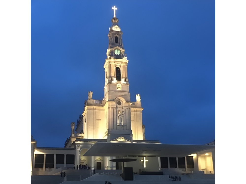 Fátima Message Private Tour with Candle Procession from Lisbon