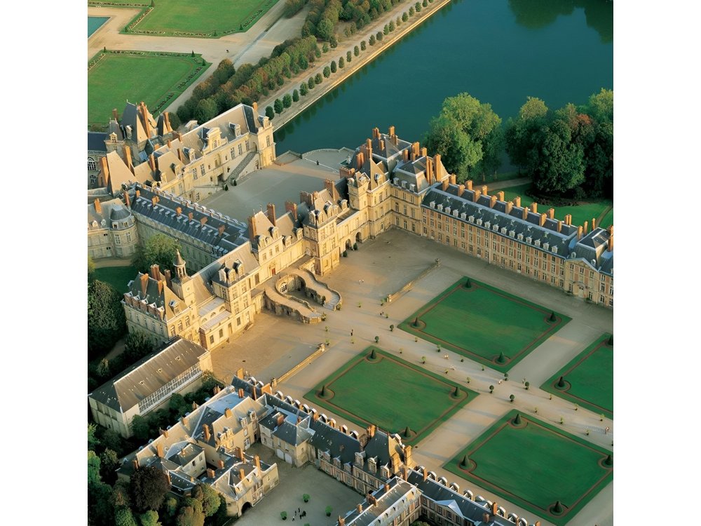 From Paris: Château de Fontainebleau and Vaux-le-Vicomte
