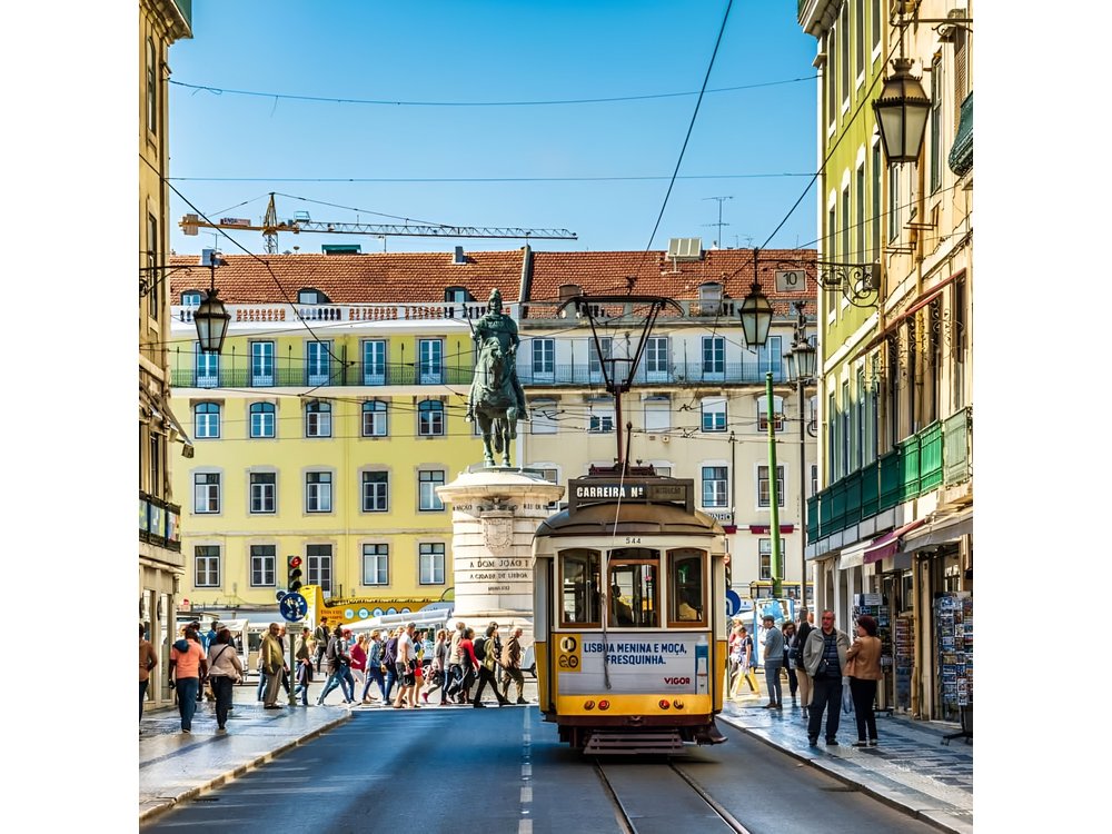 Lisbon Private Driver: Customizable Day Trips, Sintra & Beyond