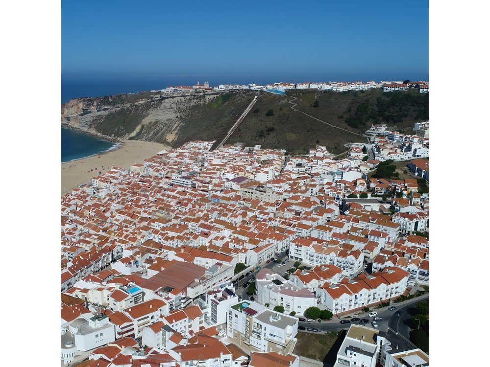 Tour Between Lisbon - Porto or Porto-Lisbon with several stops