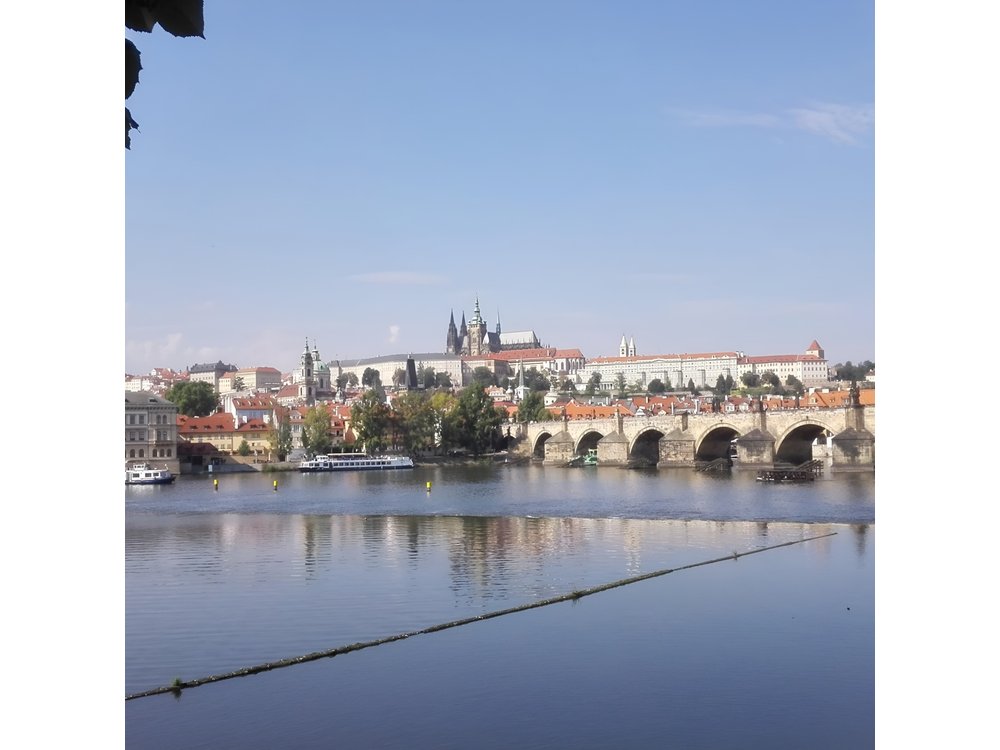 2:5-Hour Walking Tour of Old Town Prague with Boat Ride