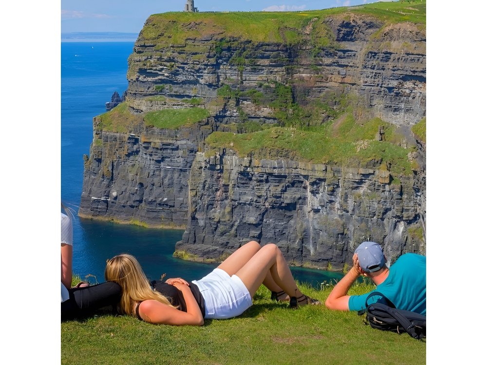 Cliffs of Moher, Aran Island & Burren tour from Galway. Guided.
