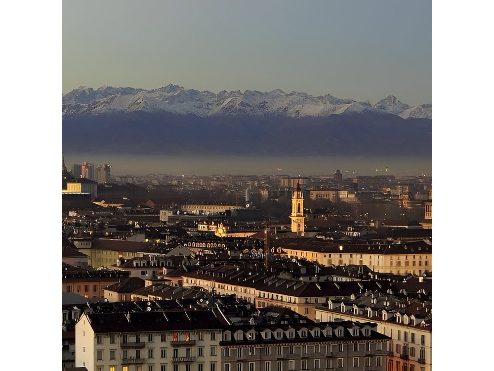 Turin by night 2-hour monolingual walking experience