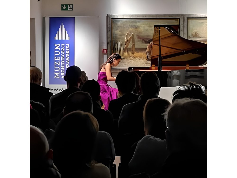 Daily live piano Chopin's concerts at 6:30 pm in the Warsaw Archdiocese Museum