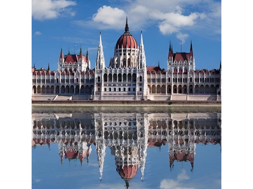 Budapest Private Historical tour with Parliament Entry Option