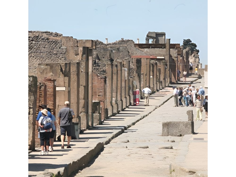 Naples, Pompeii and Sorrento full day tour from Naples