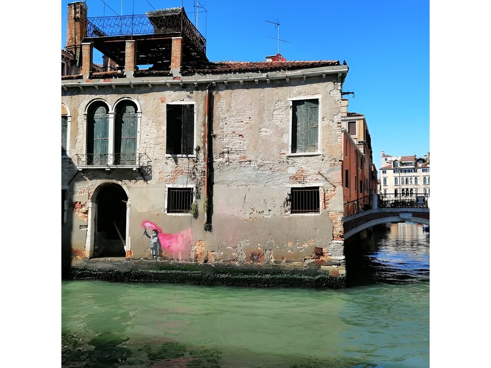 Off the Beaten Path Walk in Venice