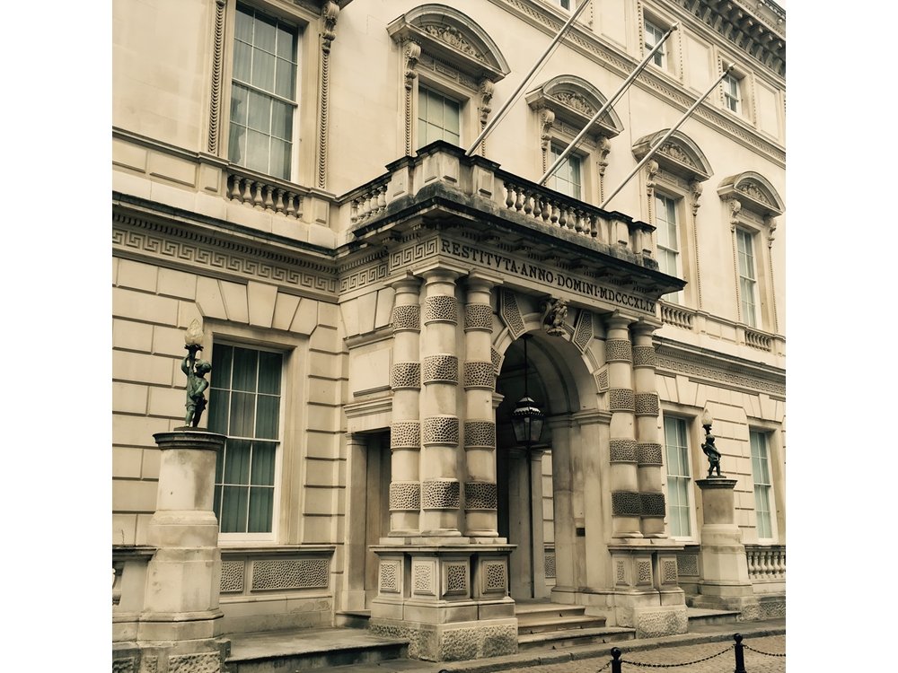 Private Tour: Downton Abbey London Locations by Taxi