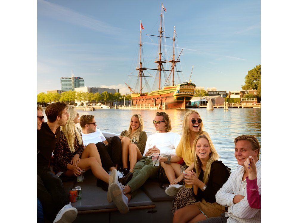 Amsterdam Private BBQ and Drinks Cruise With Onboard Chef