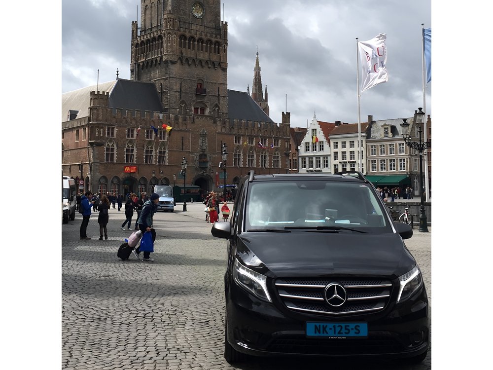 Private Amsterdam and Countryside Tour in a Comfortable Mercedes Minivan