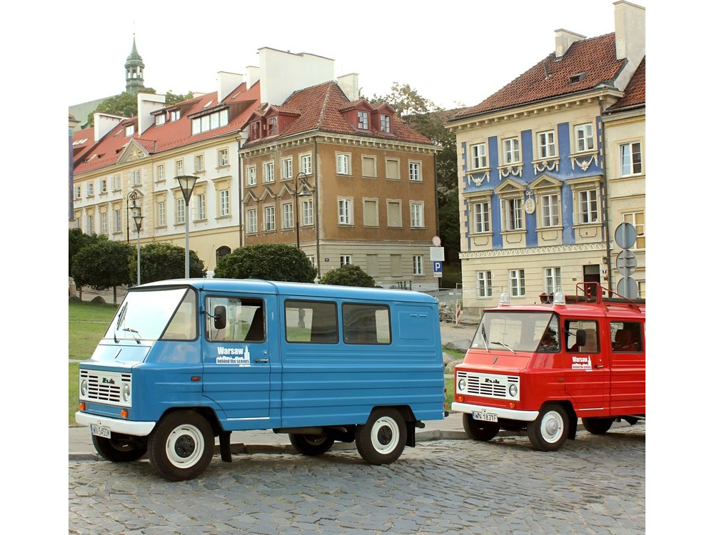 Must-do sites in Warsaw: retro car private tour with hotel pickup