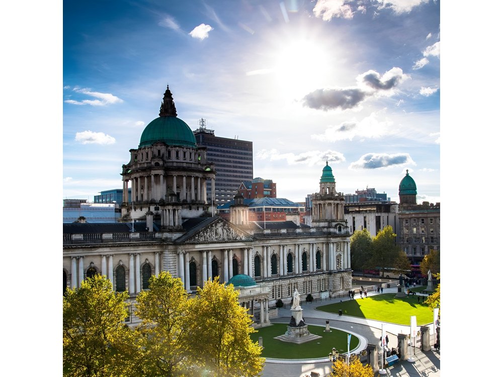 Private Driver Guided Day Tour of Belfast
