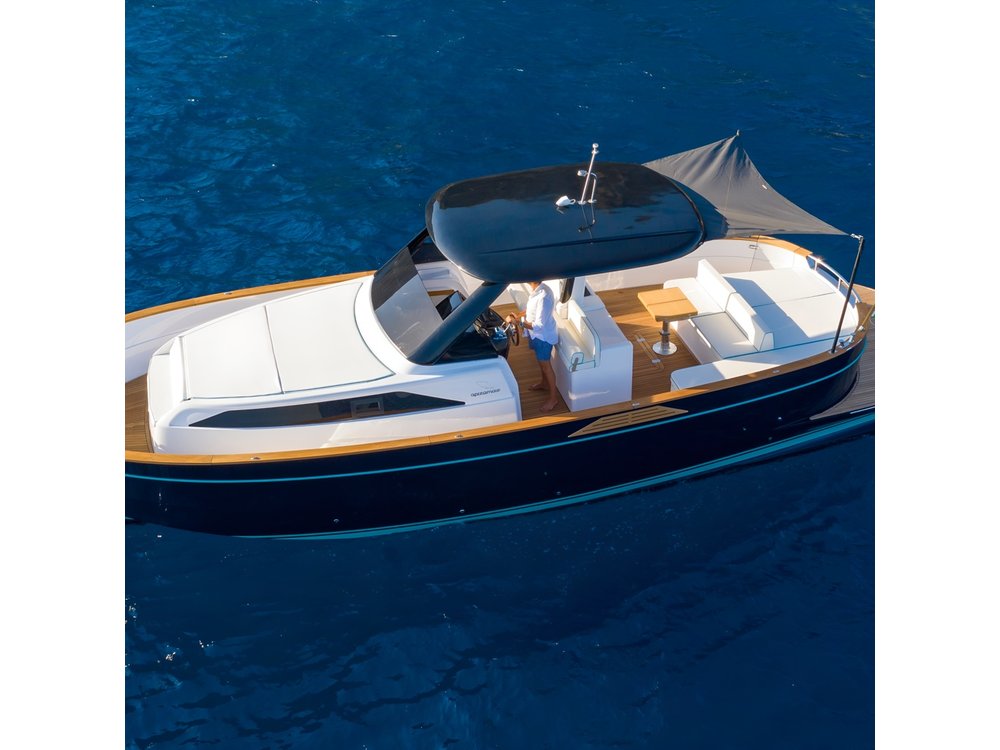 Private Full-day Luxury Boat Tour to Capri from Amalfi Coast
