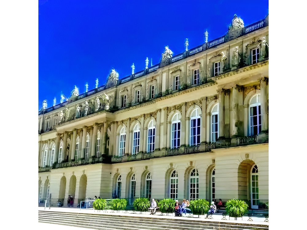 Herrenchiemsee Palace EXCLUSIVE Lake Chiemsee Tour with Salzburg or EAGLE'S NEST from Munich