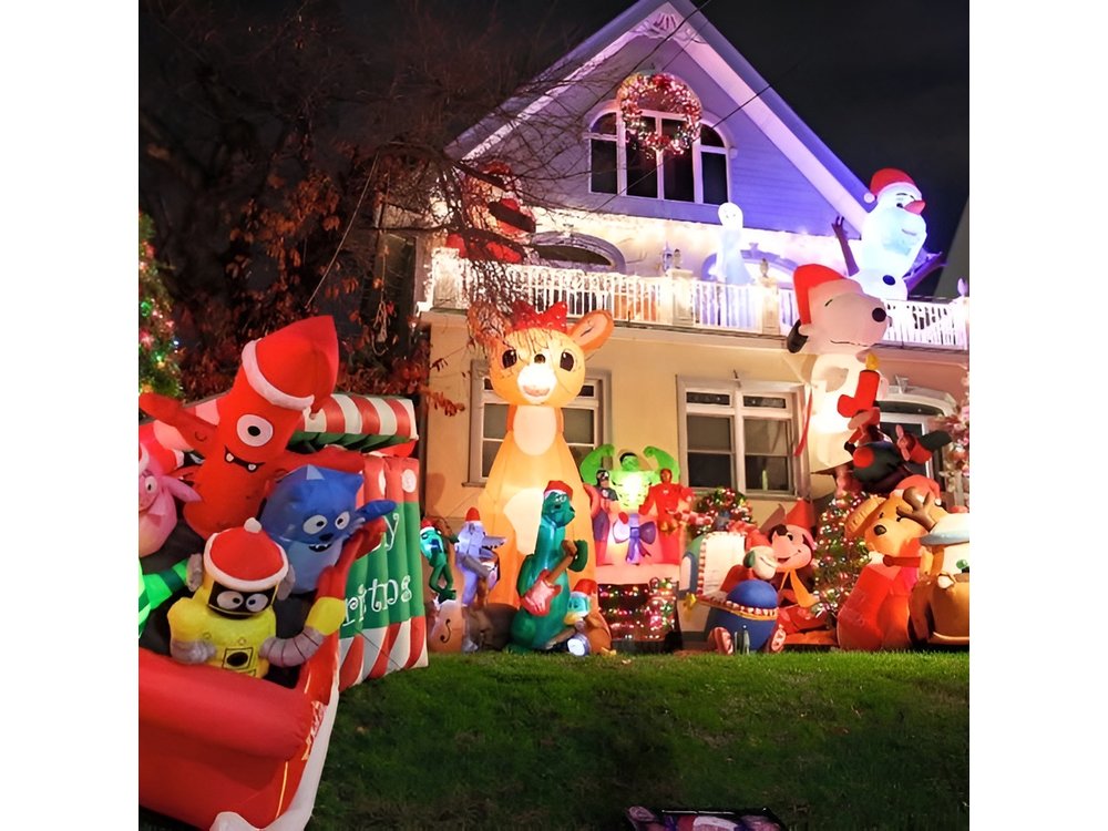 New York Christmas Lights and Dyker Heights Tour
