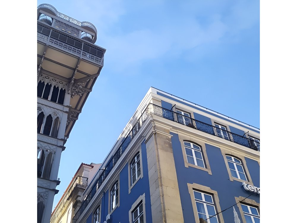 Private 3h30 walking tour of Lisbon - Old Districts