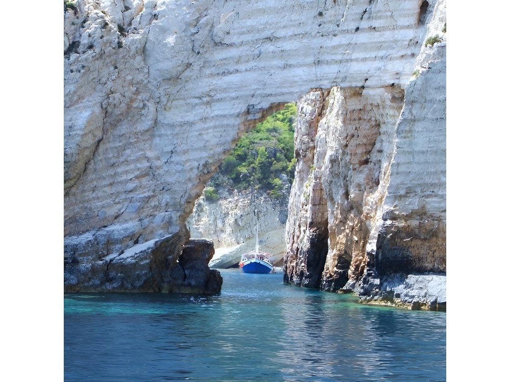 Zakynthos: Marathonisi, Cameo Island and Keri Caves Tour