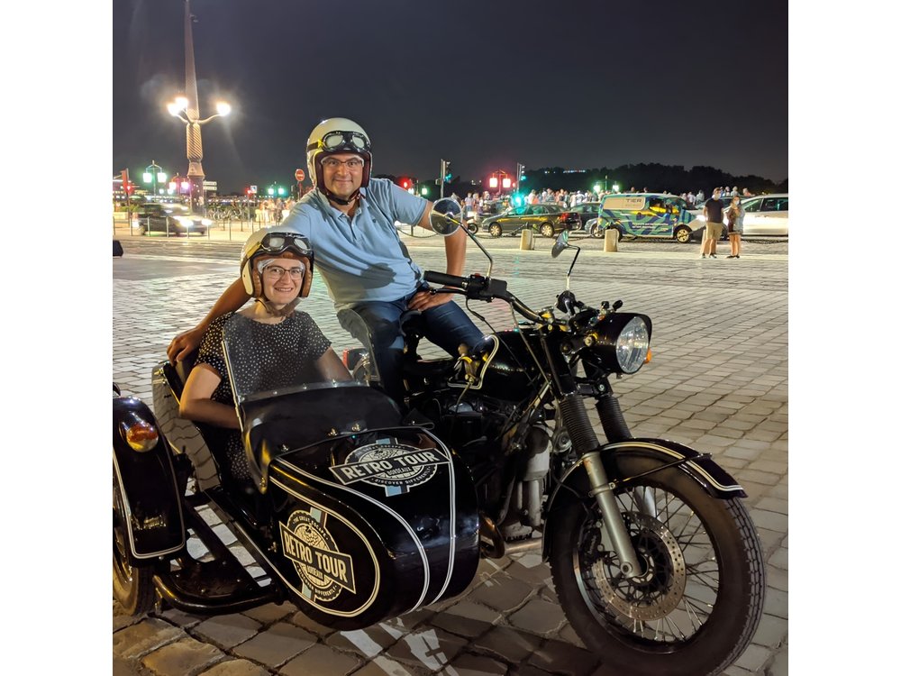 Private tour of Bordeaux at night in a sidecar