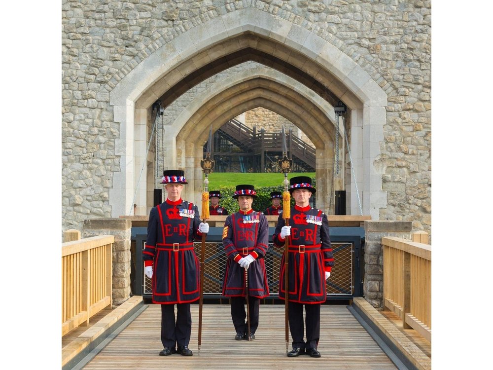 VIP Tower of London and Crown Jewels Tour with Private Beefeater Meet & Greet