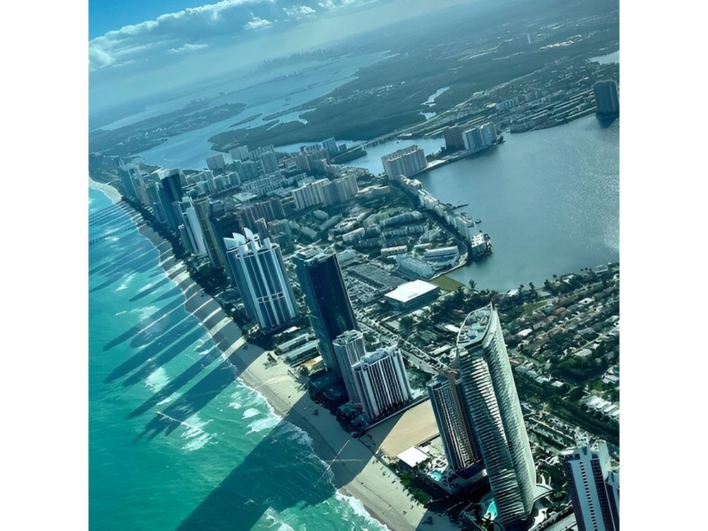 South Beach Miami Aerial Tour : Beaches, Mansions and Skyline