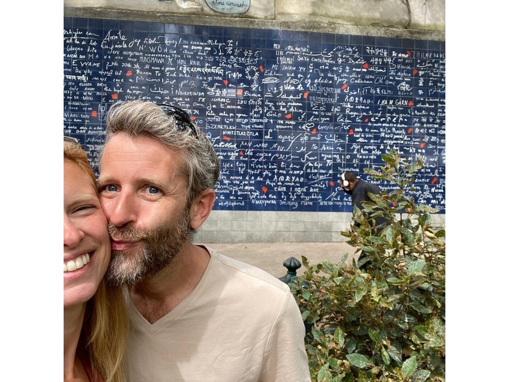 Paris Romantic Montmartre: Love Story Exploration Game and Tour
