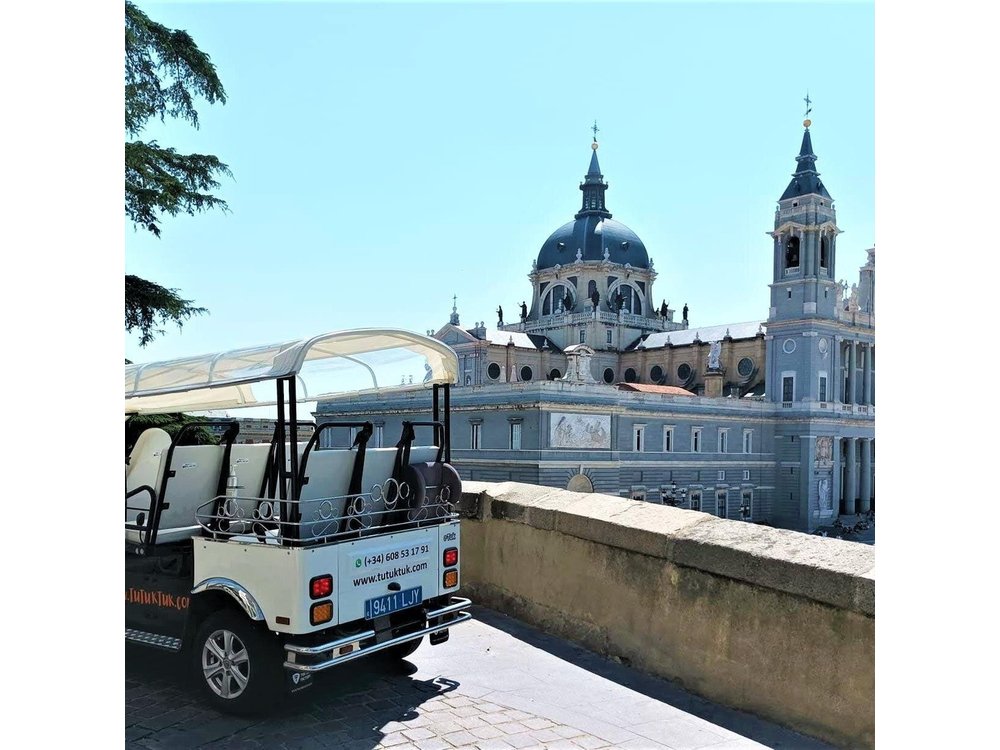 Tour of Castizo Madrid with a private guide in a yellow Tuk-Tuk