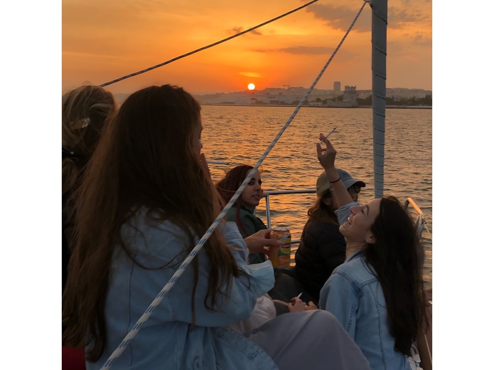 Sailing tour to the sunset on the Tejo River