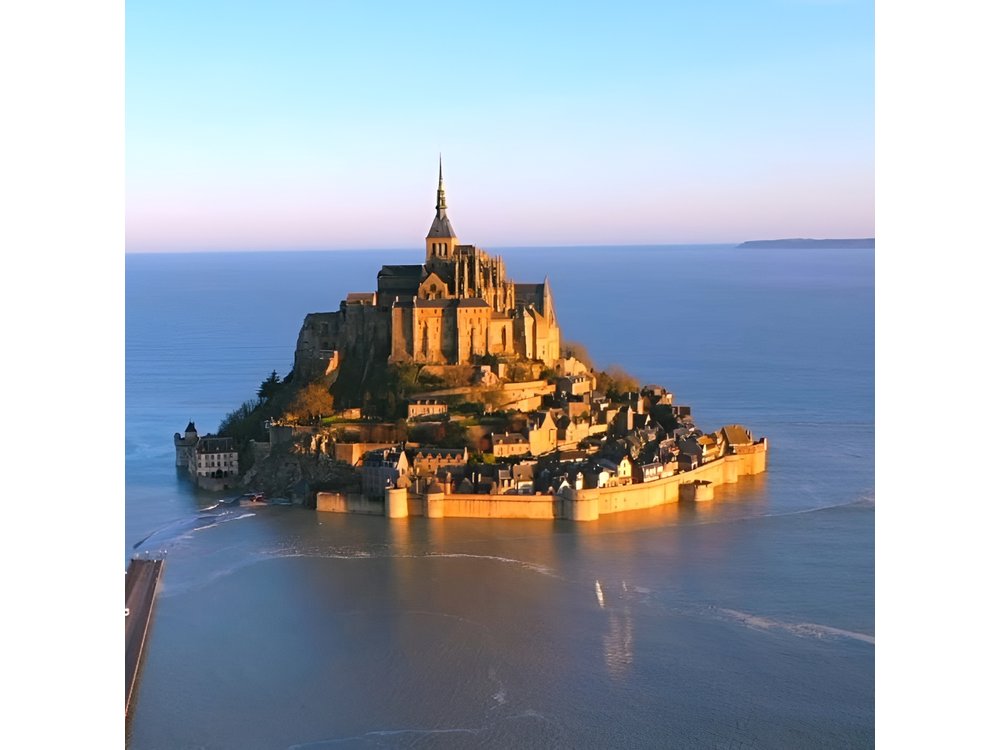 Private Tour to Mont St-Michel and Honfleur from Paris