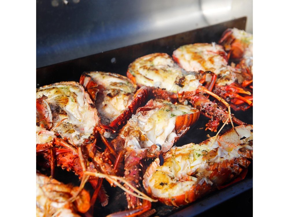 Luxe Seafood Package with Round Trip Ferry from Perth