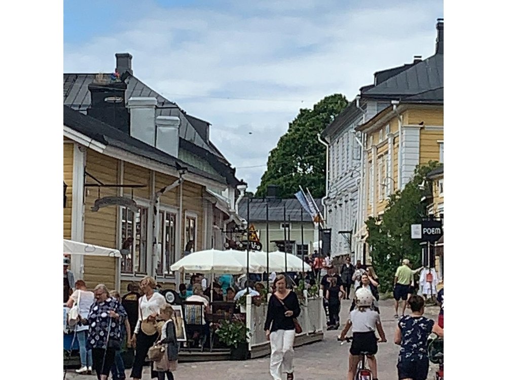 Helsinki Private Tour by car + Vitsit Porvoo Medieval old tow