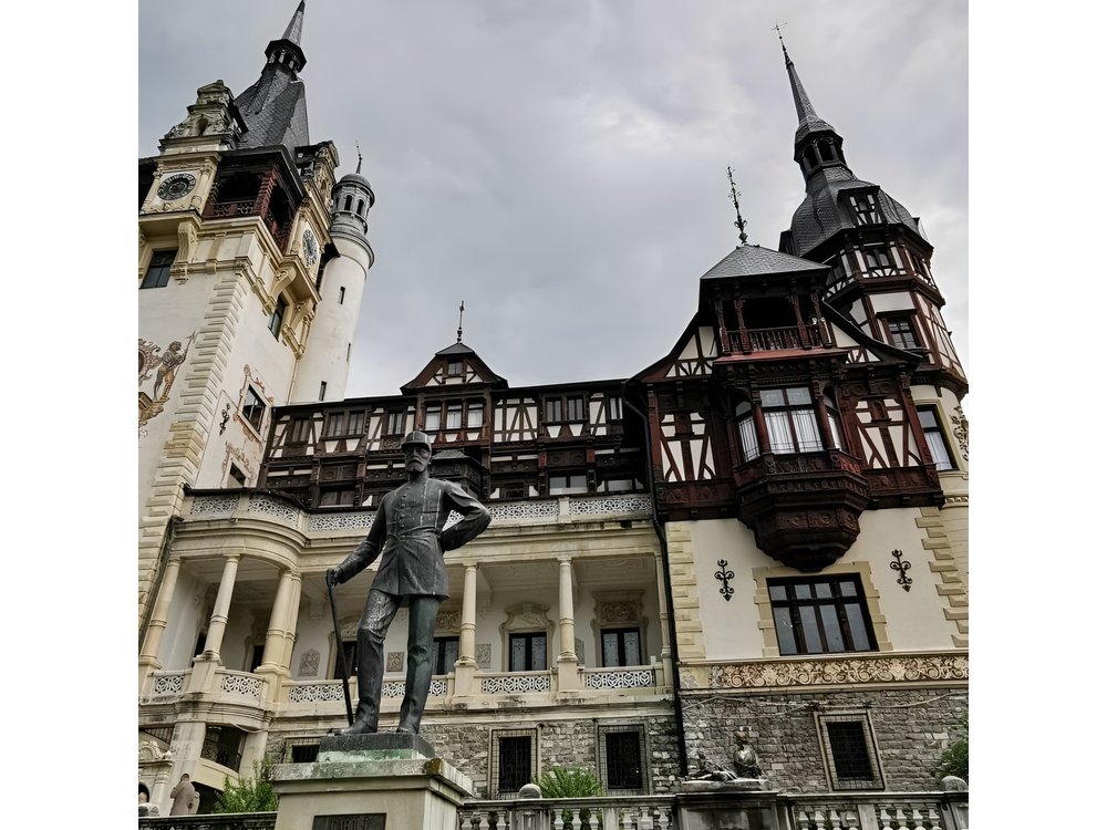 Small-group Day trip from Bucharest to Brasov & Dracula's Castle