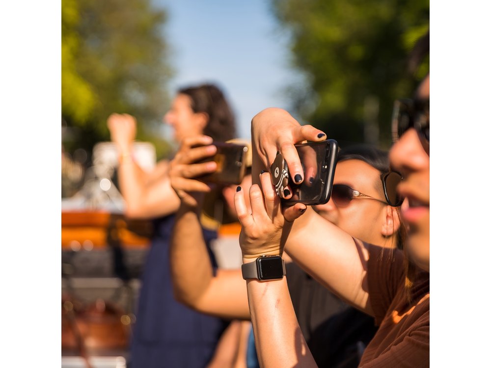 Classic Salonboat Tour in Amsterdam Including Cheese and Wine