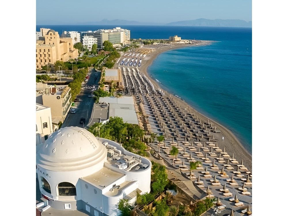 Private tour of Rhodes landmarks with beach time