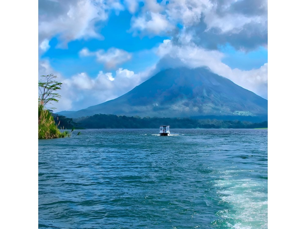 Lake Arenal Boat & Baldi Hot Springs Private Tour from San Jose
