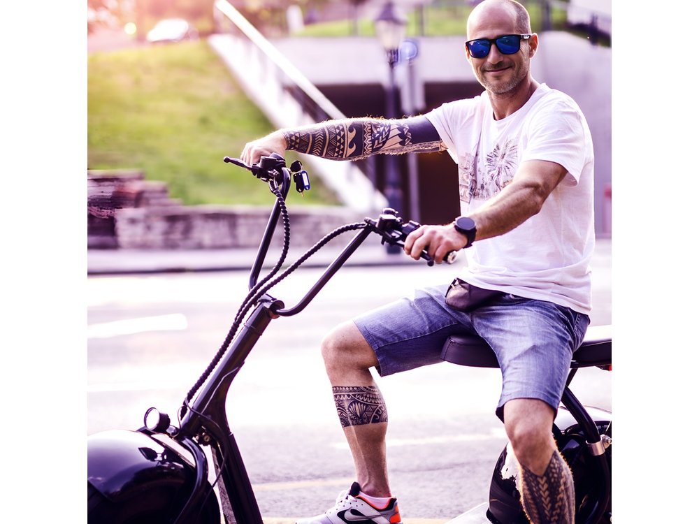 Private Stag Do Tour: Fun E-Scooter Ride with Games in Budapest