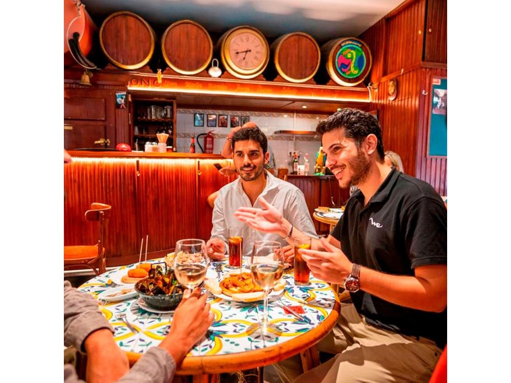 Private Tour: Tapas, Wine & Flamenco Show in Barcelona’s Old Town